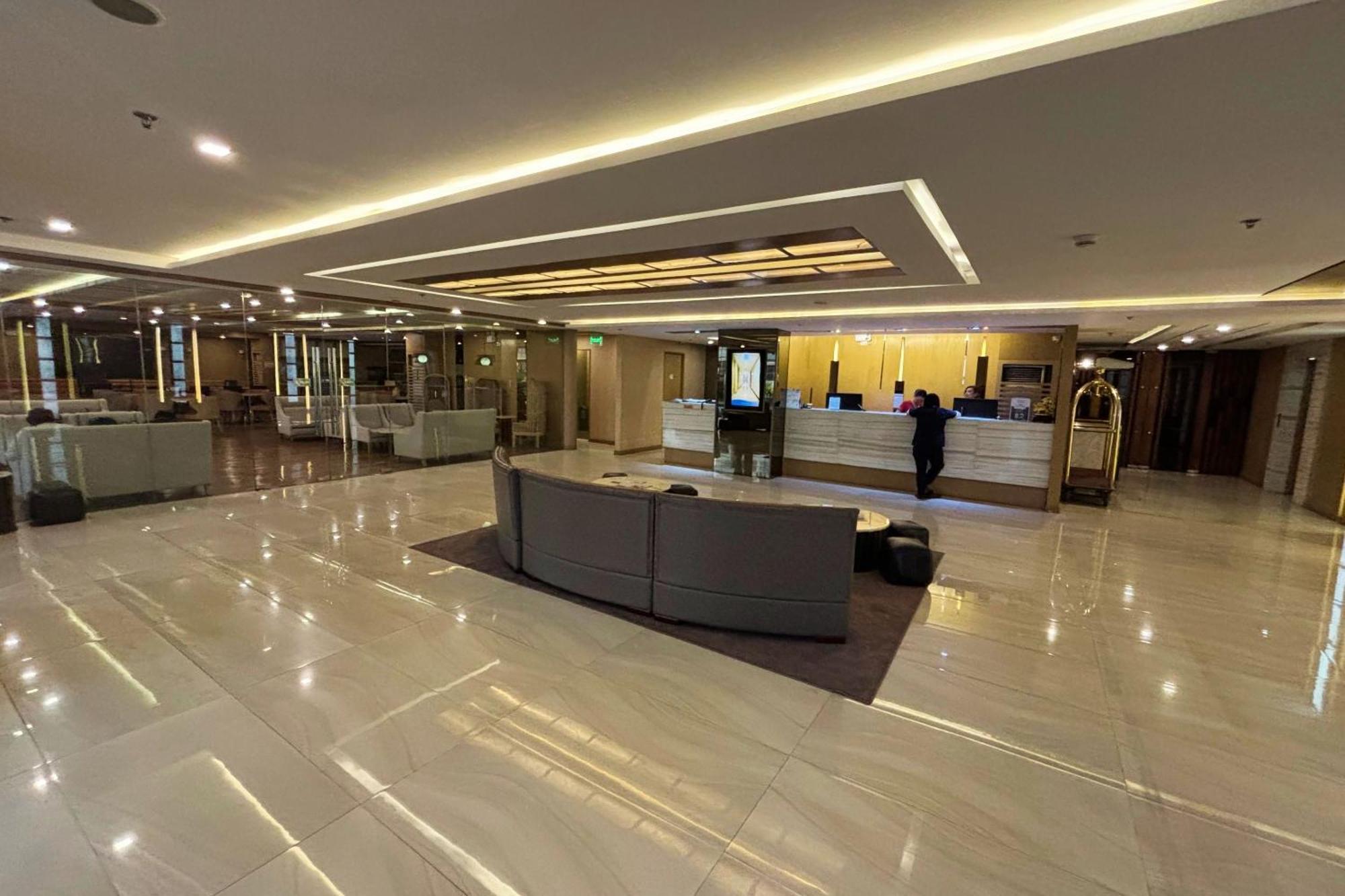 Extremeli Suites Manila Powered By Cocotel Exterior foto