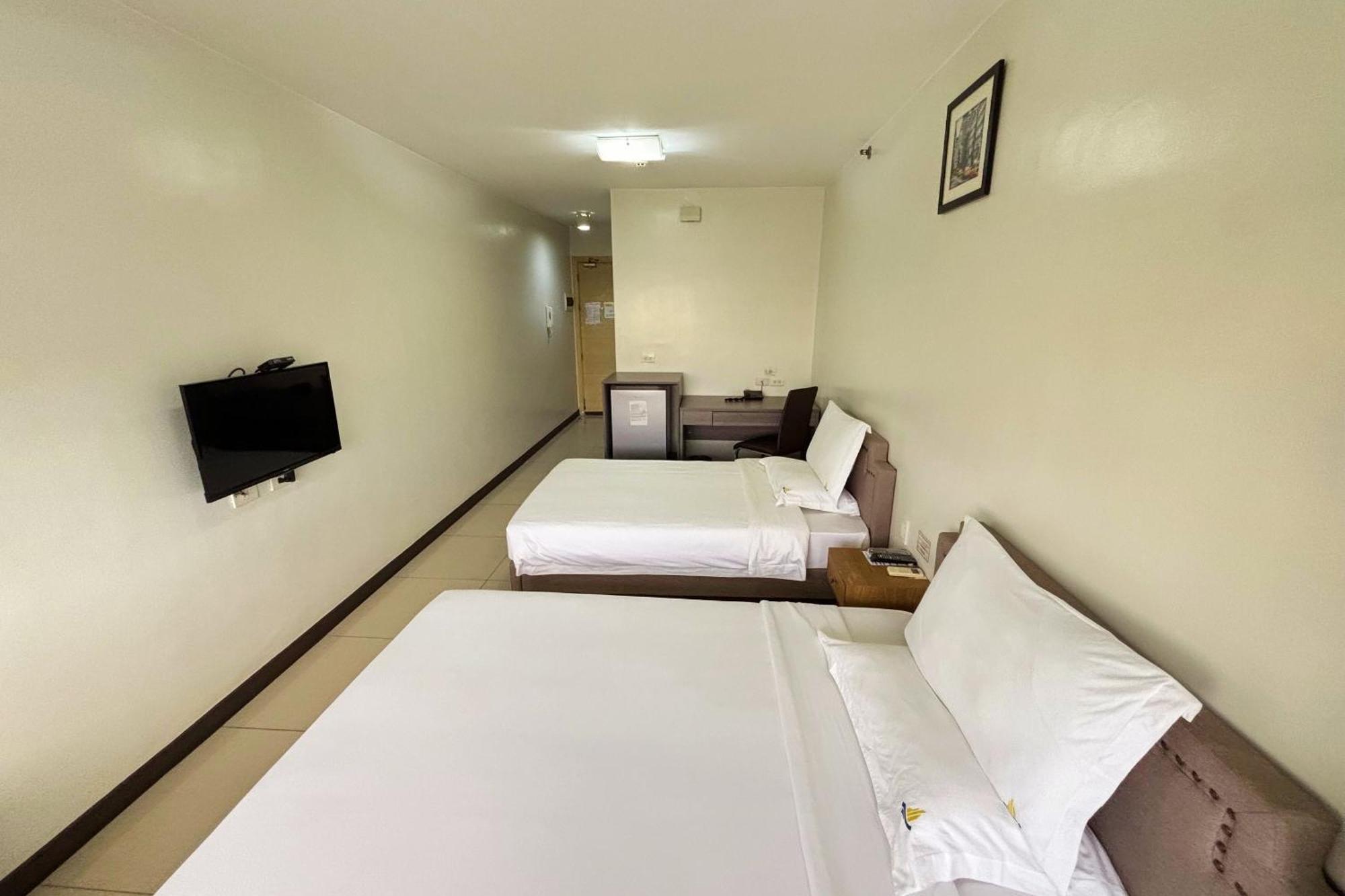 Extremeli Suites Manila Powered By Cocotel Exterior foto